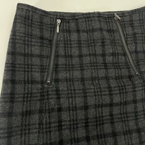 KENAR Wool Blend Grey & Black Plaid Skirt Size 6 Zipper Accents